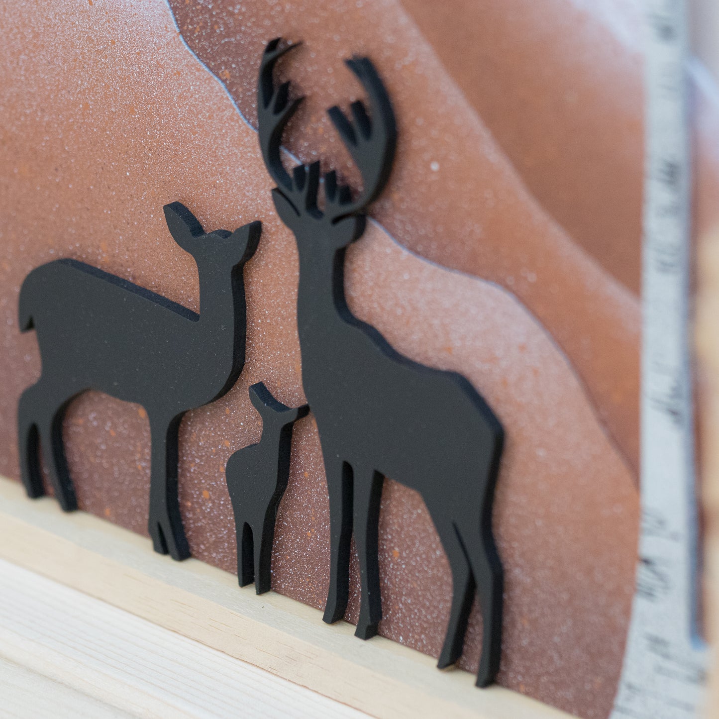 Quadro montagna famiglia di cervi